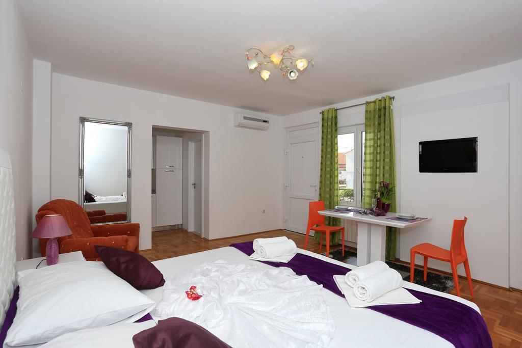 Apartments Maruna Self Check-In Zadar Exterior photo