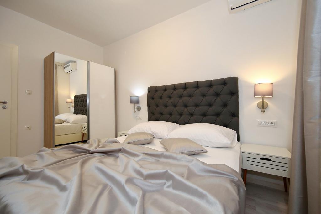Apartments Maruna Self Check-In Zadar Exterior photo