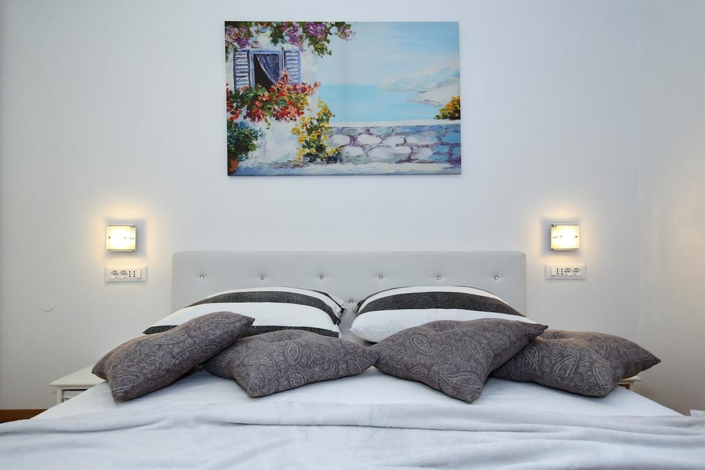 Apartments Maruna Self Check-In Zadar Exterior photo