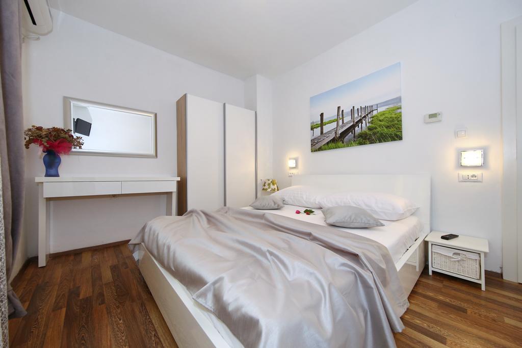 Apartments Maruna Self Check-In Zadar Exterior photo